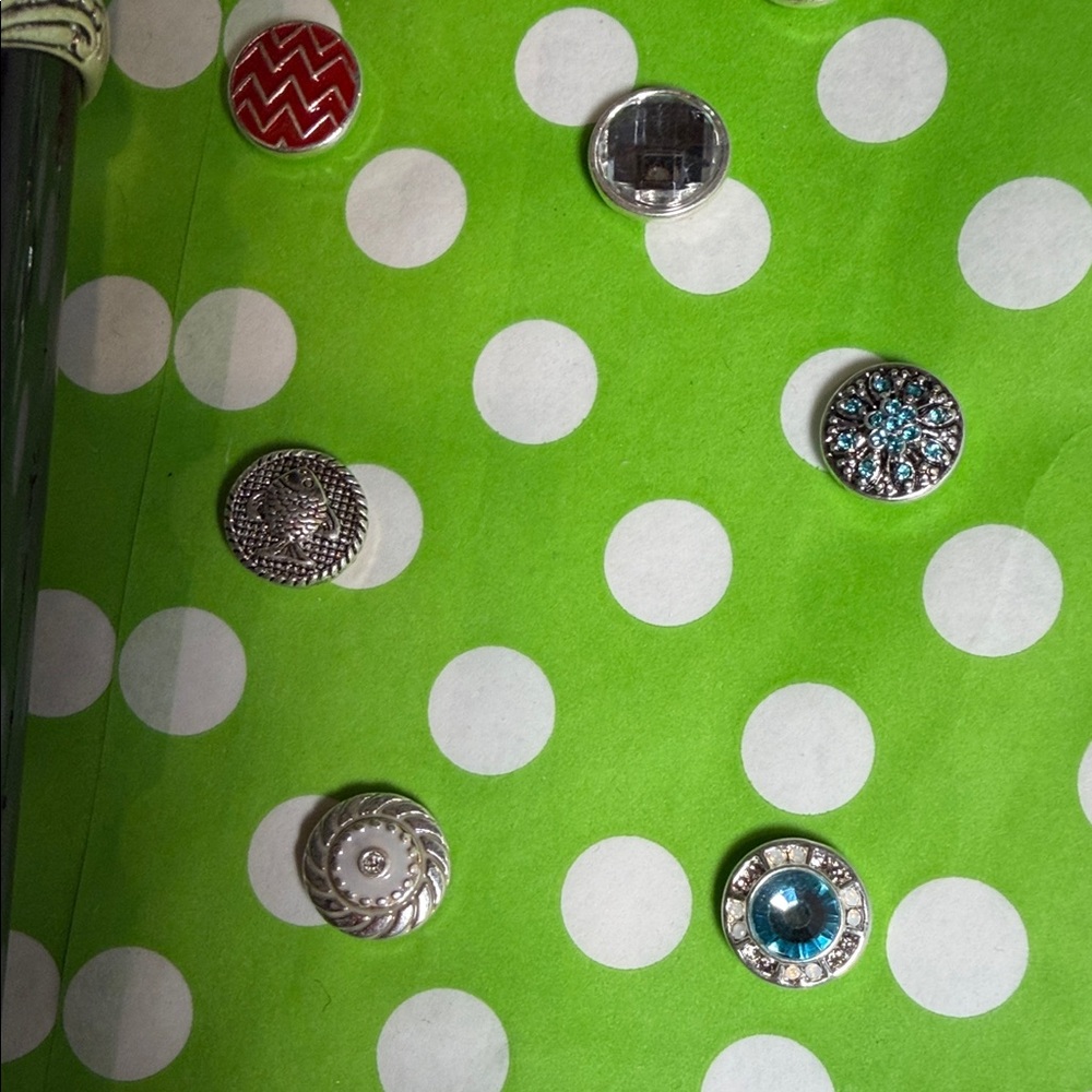 Intricate Silver Tone Ring Interchangeable Magnets - image 4